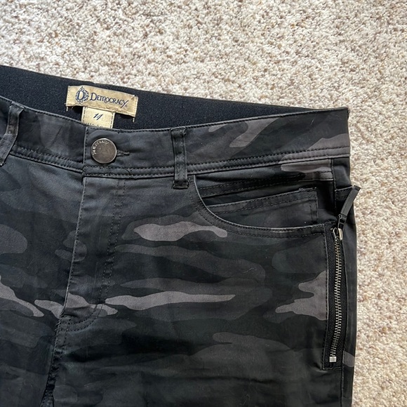 Democracy Camo Pants - Picture 2 of 6